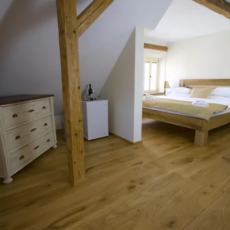 게스트하우스 1st Republic - Adults Only 체스키크룸로프